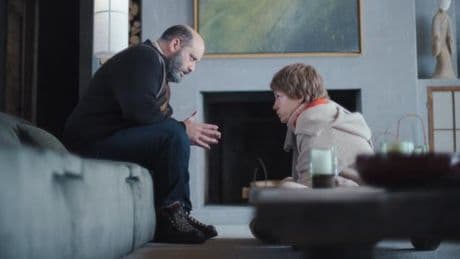 Avec « L’Accident de piano », le cinéaste Quentin Dupieux porte un regard féroce et absurde sur nos travers