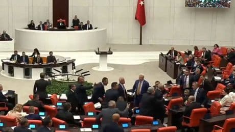 Varank'tan Meclis'te skandal sözler: 'Ayı gibi oturuyorsun'