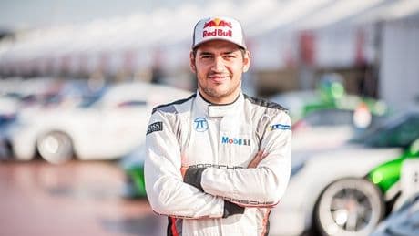 Otomobil sporcusu Ayhancan Güven, Hollanda'da DTM yarışında birinci oldu