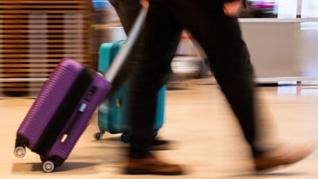 Billig-Airlines: Verbraucherschützer wollen gegen Handgepäck-Gebühr vorgehen