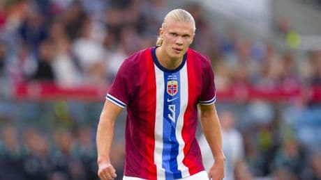 El gran susto de Haaland al bajar de un autobús con la selección noruega: acaba con tres puntos de sutura
