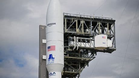 "Projet Kuiper": Amazon lance sa propre constellation de satellites pour rivaliser avec Elon Musk