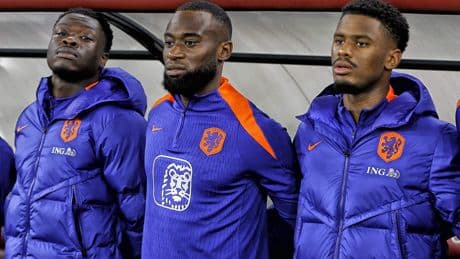 Brian Brobbey (23) en Lutsharel Geertruida (25) belden over Sunderland
