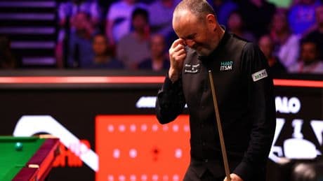 Mark Williams posts worrying tweet midway through World Snooker Championship final as fans rally around him