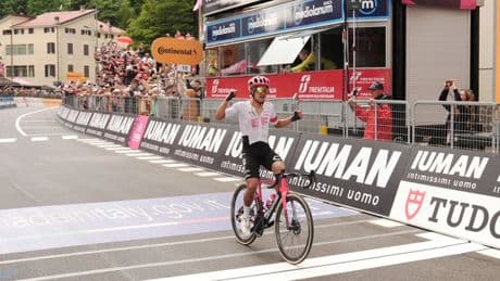 Carapaz vince a Castelnovo ne? Monti: l?ecuadoriano torna al successo al Giro d'Italia