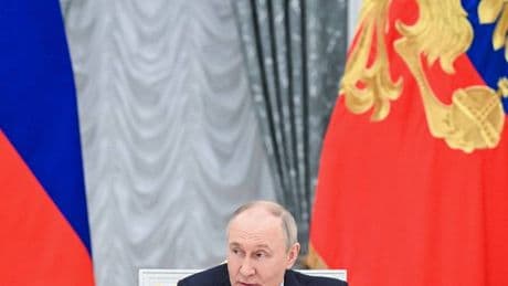 „Es ist sein Krieg“: Selenskyj erhöht den Druck auf Putin-Teilnahme