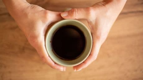 Kaffee steigert Wohlbefinden: Studie zeigt optimalen Konsumzeitpunkt
