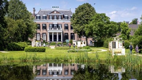 Van Friese adelwandeling tot Hilversumse architectuur: deze routes zijn deftig én gratis