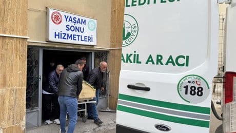 Sivas'ta KKKA hastalığı şüphesiyle tedavi gören kadın hayatını kaybetti