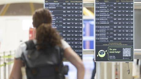 Barajas programa 4.545 vuelos desde este jueves por el puente de agosto, un 0,7% más