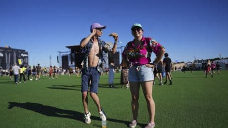 La vida ya no es un carnaval, la vida es un festival