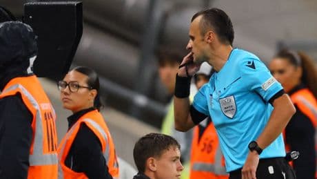 Quién es Irfan Peljto, el árbitro de la final de la Conference League