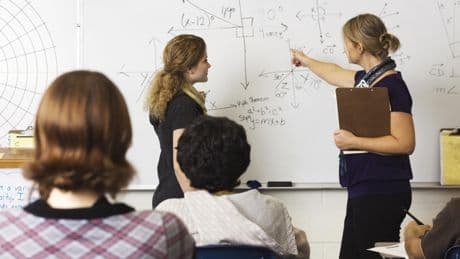 Filles et mathématiques : des formations pour sensibiliser les professeurs
