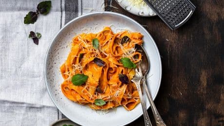 TikTok-Rezept: In 15 Minuten fertig: Schnelle Vodka-Pasta – so kochen Sie Gigi Hadids Lieblingsessen nach