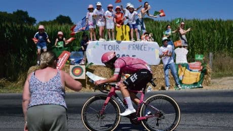 Tour de France – 6e étape : entre Bayeux et Vire Normandie, Ben Healy s’adjuge la victoire et Mathieu van der Poel pique le maillot jaune de Pogacar