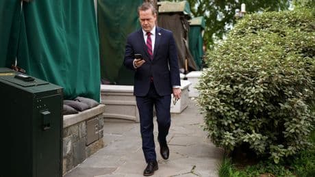 Behind the scenes: How Waltz got the boot