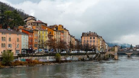 Municipales 2026: qui sont les candidats à la succession d'Éric Piolle à la mairie de Grenoble?