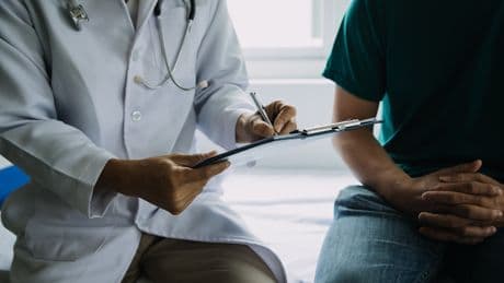 Vorsorgeuntersuchungen für Männer: Diese Checks sind ab 30, 40, 50 und 60 Jahren wichtig