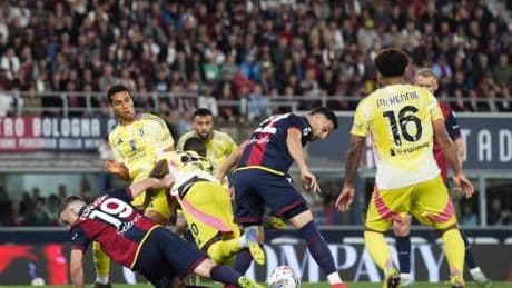 Pari mediocre tra Bologna e Juve. E ora trema la poltrona di Giuntoli