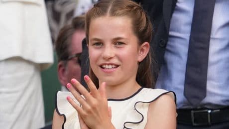 Kates Tochter punktet mit pinken Nägeln - Prinzessin Charlack!