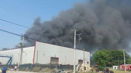 Kocaeli'de bir boya fabrikasında yangın