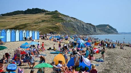 Bank Holiday temperatures may reach over 30°C before showers hit next week