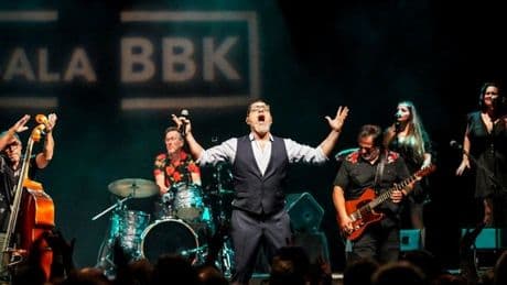 Los Travellin' Brothers celebrando su vigésimo aniversario en una Sala BBK con llenazo