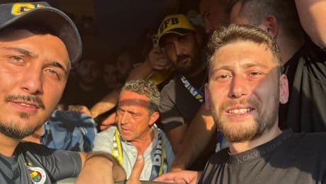 Fenerbahçe Başkanı Ali Koç, stadyuma taraftar otobüsüyle gitti