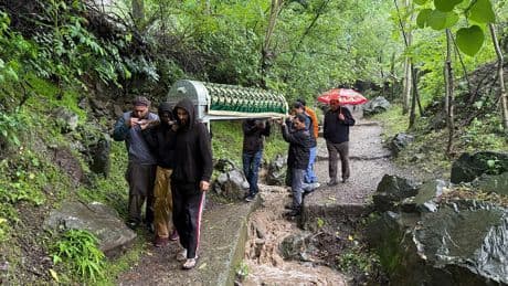 The Kashmiris Caught in the Crossfire