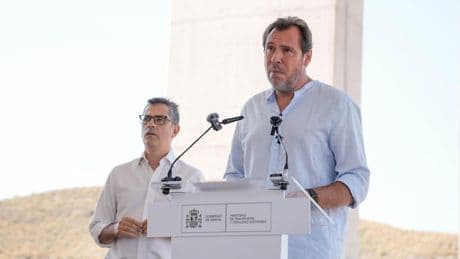 Bolaños asume ante Puente sus ataques al PP por los incendios pero ninguno pide que Sánchez interrumpa las vacaciones