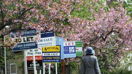 Average price tag on a home reaches new record of nearly £380,000 – Rightmove