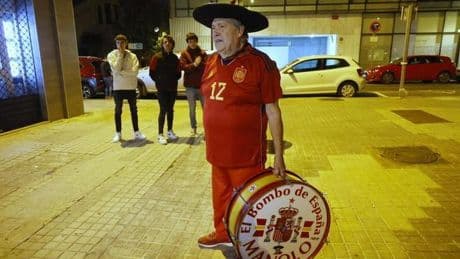 Muere 'Manolo el del Bombo', icónico apasionado de La Roja, a los 76 años