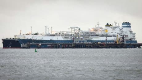 "Massive Überkapazität": Umwelthilfe fordert Stilllegung von LNG-Schiff
