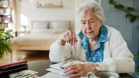 DWP state pension warning as thousands missing out on £25,000 worth of payments