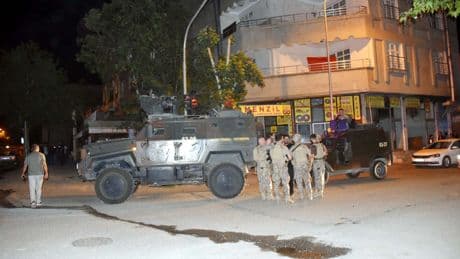 Siverek'te polisin 'dur' ihtarına ateş açarak karşılık verdi! O anlar kamerada