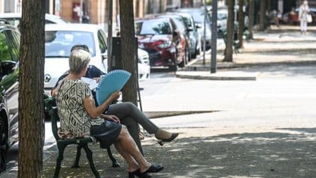 Caldo, sabato e domenica bollino arancione a Genova. Ordinanza della Regione: “Vietato lavorare all’aperto dalle 12.30 alle 16” | Avviso di Arpal