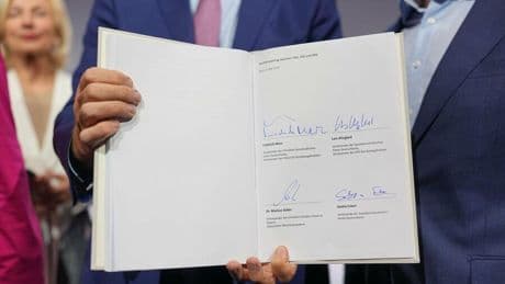 Regierungsbildung: CDU, CSU und SPD unterzeichnen Koalitionsvertrag