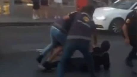 Hilal Özdemir için yapılan yürüyüşe polis engeli