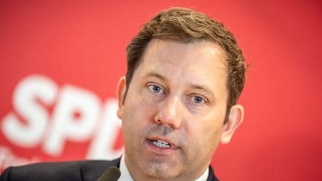 SPD-Abrechnung mit der Partei-Spitze - „Tiefpunkt der deutschen Sozialdemokratie“