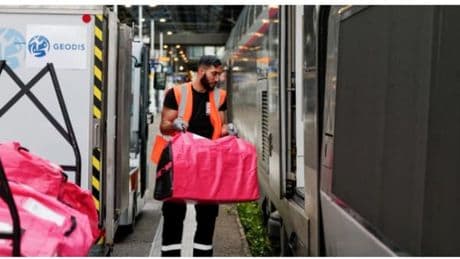 Dans une soute réservée des locomotives: des colis Amazon prennent désormais le TGV pour arriver plus vite chez le client