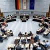 Eklat im Berliner Abgeordnetenhaus: Rechtsextremer Fotograf wird der Tribüne verwiesen