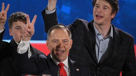 El conservador Nawrocki gana las elecciones presidenciales polacas