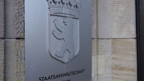 Berlin: Mann wegen Betrugs angeklagt – Geldanlage in Afrika versprochen