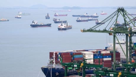 Seeleuten droht vor Singapur Gefahr