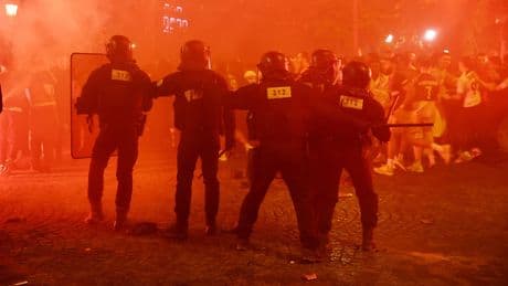 Krawalle nach Champions-League-Finale - Zwei Menschen tot, Polizist im Koma