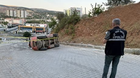 Daha 16 yaşında... Devrilen forkliftin altında kalıp can verdi
