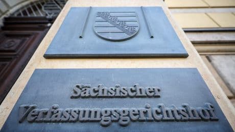 Verfassungsgerichtsurteil - Corona-Maßnahmen teilweise  rechtswidrig