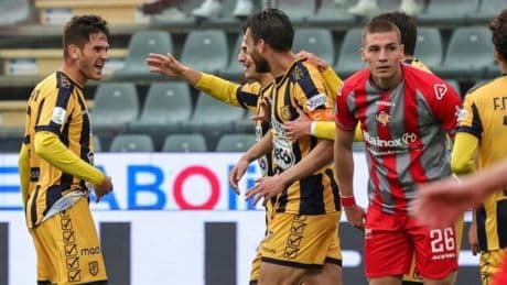 Juve Stabia-Cremonese, chi vince? Quote e pronostico della sfida del &quot;Menti&quot;