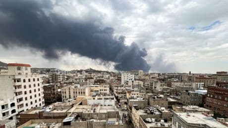 İsrail ordusu Yemen'de üç liman için saldırı tehdidinde bulundu