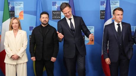 Rencontre Trump-Zelensky : qui sont les dirigeants européens attendus à Washington lundi ?